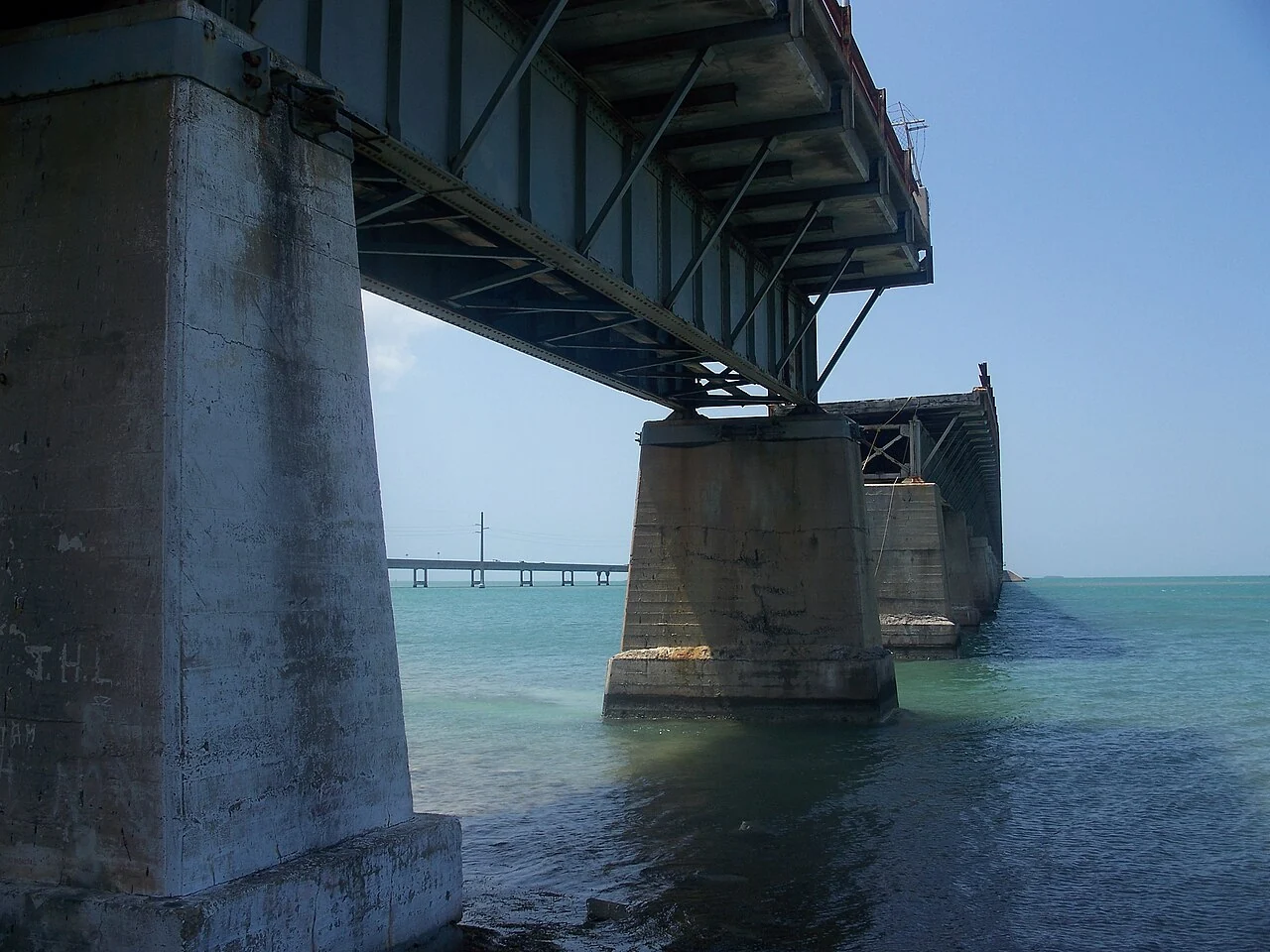 Bridge piers viewed from the Pigeon Key shoreline, 2011