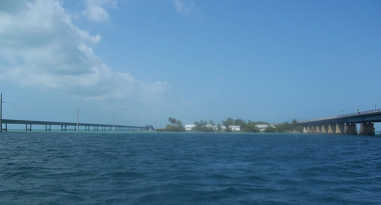 Parallel bridge structures seen from Pigeon Key in 2011